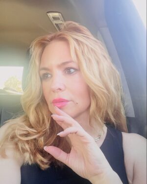 Olivia d'Abo Instagram - Goodbye New York! I will miss you truly, madly, deeply. Whether working, living or being held in your electric beloved arms. This is the city 🏙 where I dream big. And for my dearest most cherished of friends: I love you dearly. I will see you soon enough again, to waltz and laugh through more days and more unforgettable nights. I am thinking, longing, always wanting, to take a bite out of my favorite apple🍎. Thank you for all the gifts and epiphanies you bring…I love you forevermore ❤️🙏