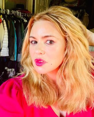Olivia d'Abo Instagram - Golden hour ❤️💛