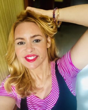 Olivia d'Abo Instagram - Happy Wednesday friends ! Life is still beautiful So,💥dream  big  and go out and get it 💥! Sending love and happiness from my heart to yours :) ❤️❤️❤️