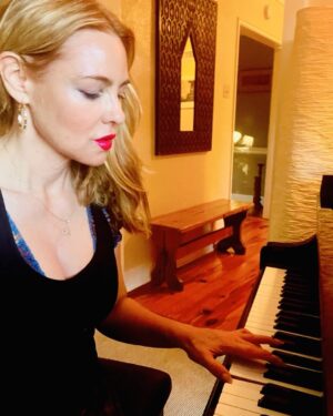 Olivia d'Abo Instagram - Happy 4th of July weekend friends! 🇺🇸Working on music for my new album this weekend. What fun festivities will you all be doing? 🎇🎆
