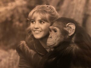 Olivia d'Abo Instagram - #happyfriday friends! Throwback to my hug pal 🐵 on the set of Conan The Destroyer. Hug someone you love this weekend and tell them how much you ❤️ them. Sending hugs to you all 🤗💕