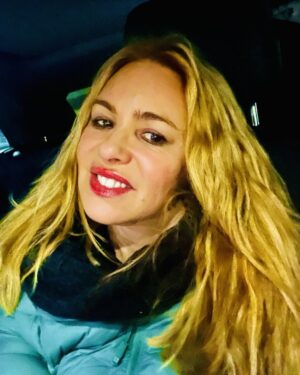 Olivia d'Abo Instagram - Hey early birds! Wishing you all a beautiful toasty Sunday :) 💚❣️It’s been surreal  singing and driving around in the rain with these storms that just keep brewing ☁️ If the sun comes again and you catch a  rainbow, please take a picture of it and send it to me! I just love rainbows 🌈❣️
