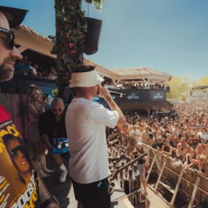 Olivier Primeau Instagram - Notre premier weekend au Beachclub était incroyable 🤩 🔥 #beachdayeveryday