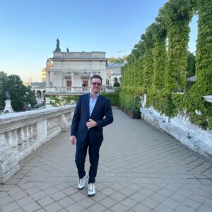 Olivier Primeau Instagram - La famille sur son 31 pour notre dernière soirée à Budapest. #familytrip