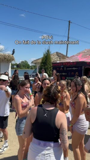 Olivier Primeau Instagram - 👀🥤 De la slush alcoolisée, le rêve ou quoi? Smash Limonade bleue ou Beach Day à l’orange – faites votre choix! 😍 #fyp #vlogdayeveryday #beachdayeveryday