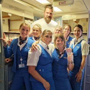 Olivier Richters Instagram - So sweet... 🥹 Mid flight I got this card (swipe) saying: "Dear Dutch Giant, it is an honor to have you on board today. All of the crew wishes you best of luck in you movie carreer and we will keep following you online". These stewardesses at @klm are the sweetest, best flight ever haha. I'm back in Toronto for my new film/series meanwhile running @musclemeatnl , @dutchgiantnutrition and @tall.origin online. Ps. @klm can we make the ceiling higher or do we lose aerodynamics?

#thedutchgiant #klm #flight #stewardess #movie #serie #fans #followers