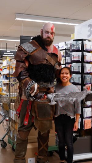 Olivier Richters Instagram - When Giant Kratos goes shopping being 2.18m / 7’2” (160kg/353lbs) 😁. Full youtube video link in my BIO!

Powered by @musclemeatnl & @jumboroemer (@roemerlaurent)

📽 credit
@mimemamedia

🥼 credit:
@lawrencekelatow
@crazyrat_leatherworks
@abc_costuums

#thedutchgiant #kratos #gow #gowragnarok #ragnarok #dutchgiant #godofwar #cosplay #sony #playstation #tall #tallpeopleproblems #giant #olivierrichters #tallproblems