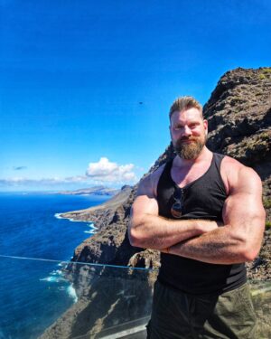 Olivier Richters Instagram - The Babymoon to Gran Canaria was amazing! The last vacation before our 'little' one is born. Probably the best vacation we had so far. We rented a car almost every day and drove to the most amazing spots of the Island including Pico de las Nieves (first photo) which is the highest peak. Only a few more weeks and I get to meet our daughter 😊.

#thedutchgiant #babymoon #grancanaria #holiday #vacation
