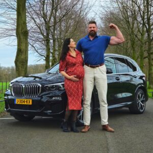Olivier Richters Instagram - The BMW X5 Hybrid Sport 400hp Joins the family! Check out my new youtube (link in bio) for the full video of picking up two dream cars! For 8 years I have been driving my Audi a3 e-tron with pleasure, but it was time for an upgrade. With the baby on its way (only a few more week!!) this was the perfect timing 🤩. Special thanks to @ekrisbmw.mini helping me select this beautiful SUV. 

#thedutchgiant #bmw #bmwx5 #newcar #suv #happy #baby