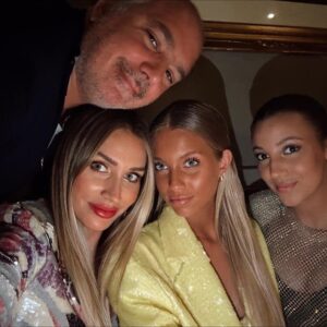 Olivier da Costa Instagram - as belas e o monstro 🤪 @seenlisboa @magui_corceiro @andra_toth @aprilivymusic