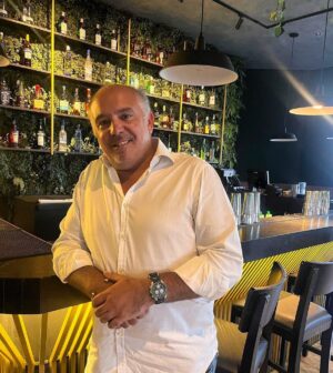 Olivier da Costa Instagram - Introducing the New @seenfeira ! SEEN in Feira de Santana, Brazil! 🇧🇷Located on the hotel's top floor, offering breathtaking panoramic views designed by Sidney Quintela.

@olivierrestaurants
.
.
.
#seenbyolivier #seenbyolivierfeiradesantana #feiradesantana #brazil #bahiabrasil #seenandbeseen