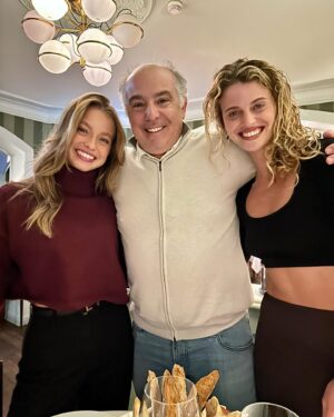 Olivier da Costa Instagram - as belas e o monstro ❤️😂@xxl_byolivier @magui_corceiro @matildern  #beauty #princess #bestrestaurants
