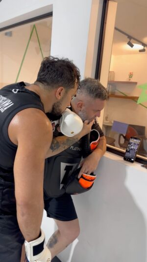 Omar Antonio Morales Ferrer Instagram - Fusilando el Drill de un Boxeador profesional 🔥🥊

@furiateamvzla