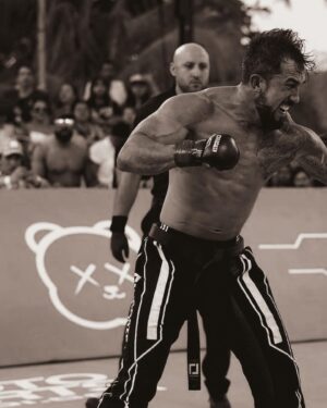 Omar Antonio Morales Ferrer Instagram - ¡EL GANADOR DEL COMBATE!💥#HAZLOPOSIBLE @omar_mma 
-
Detrás de esta gran victoria nuestro atleta @omar_mma pasó muchos meses de preparación y disciplina claves para obtener el resultado deseado, se presentaron algunos obstáculos en el camino pero este pelador no se rinde fácil. 🧨 
-
Sin duda una batalla para recordar ⚔️ Orgullosos del resultado, dos peleas ganadas en karate combat.

@karatecombat 
📸@fightgod_ 

 #hazloposible #karatecombat #cacunmexico #fit #envivo🔴