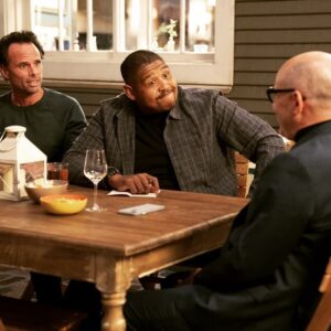 Omar Benson Miller Instagram - Keep telling your lies & see where they get ya?! New episode TONIGHT of #TheUnicorn on @cbstv Lmk if you've ever been the victim of a #Catfish situation!!