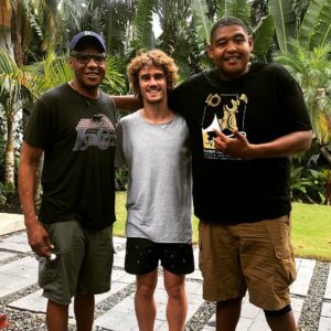 Omar Benson Miller Instagram - #TBT What a summer 19' has been?? Here the #worldcup Champion @fcbarcelona star @antogriezmann was grilling me & @eyeconz about needing more #futbol on the @ozonepodcast Ok ok...we'll go more international 😂🤣⚽⚽⚽🏟️🏟️🥅🥅 He's hella cool btw.