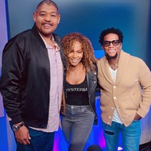 Omar Benson Miller Instagram - Had a great time with the home team @thedlhughleyshow show talking about society, #TheUnicorn & @ballershbo finale. Thanks for having me, airs tonight on @tvonetv