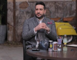 Omid Hajili Instagram - .
امیدوارم از دیدن این قسمت  شبهای مافیا/زودیاک  هم لذت ببرید...دیدید ؟؟؟ دوست داشتید ؟؟؟ 🖤😎✌🏻
.
.
.
.
#امیدحاجیلی #امید_حاجیلی #حاجیلیتو #omidhajili #hajilitto