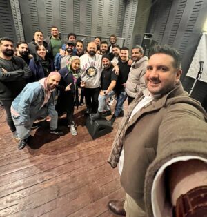 Omid Hajili Instagram - .
گروه #حاجیلیتو‌

جای بقیه اعضای گروه تو این عکس خالیه ❤️😍✋🏻
.
.
.
#hajilitto_band #omidhajili
