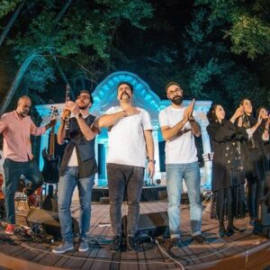 Omid Nemati Instagram - .
عكسهاى كنسرت | مرداد و شهريور ٩٨
اين چند شب كنار تك تك شما براى من رويايى بود.
به زودى بر میگردیم و با آلبوم جديد باز هم كنار هم آواز ميخونيم.
#pallettmusic 📸 @arashnia