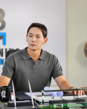 On Ju-wan Instagram - #happynewyear 

뒤도 돌아보지말고 가라 2023.
어디 한번 와봐라 2024년~ㅎ

다들 새해 복 많이 받고 행복한 용의 해 되길 바라🙇‍♂️