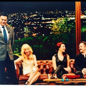 Önder Açıkbaş Instagram - Kadroyla film yap en az 2 million:)) @esraerol #tbt beyaz show hande yener😊
