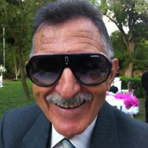 Önder Açıkbaş Instagram - Babam yiğidim recep açıkbaş bu sabah vefat etti cenazesi yarın(salı) öğle namazında bostancı tatarağa camiinde kılınacak cenaze namazından sonra karacaahmet mezarlığında topraga verilecektir.dualarınızı eksik etmeyin.