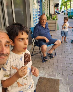 Onur Atilla Instagram - Miras değil alın teri 🥸🤌
Kemal Bey, Uygar Bey, Dedeleri Bey...