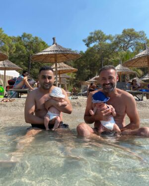 Onur Buldu Instagram - 2. geleneksel Fethiye sahil pozu 🤗 @kozduygu @azizaslan @eyllculhaci