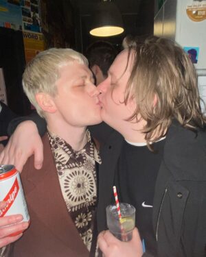 Oobah Butler Instagram - For years, my enemies have conspired against me saying Lewis Capaldi and I are the same person. He heard the same. Now.
HERE is government proof of the contrary. I hope you enjoy your humiliation. Viva La revolution