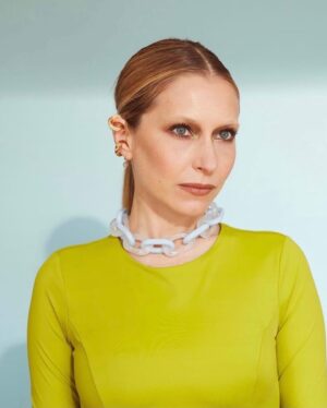 Ophélia Kolb Instagram - @rebecka_oftedal fait des photos 
et @heleneredolfi habille
Et @modjhair coiffe 
et @faybiotoura maquille
📸👗💇🏼‍♀️💄