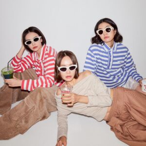 Oranicha Krinchai Instagram - ☕️📸🤳🏻👩🏻‍🦰👧🏻👱🏼‍♀️✨️🎀🍵