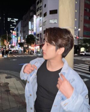 Oreo Puwanai Sangwan Instagram - 都心地はビルしかないが、心の中にはアナタしかいないよ.