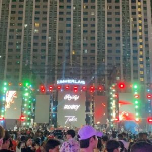 Oreo Puwanai Sangwan Instagram - #songkarnfestival with friends here(last pic kill me) @summerland_official #summerland