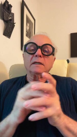Orlando Urdaneta Instagram - Un hijo de Rómulo Betancourt merece toda nuestra atención:
Alfredo Coronil Hartman. Maravilloso ser humano. Intelectual de alta valía, por cuyas venas corre savia de los Hartman (Doña Rene) y de Don Romulo Betancourt (su verdadero padre). 
Hoy necesita de nosotros. Puedes donar, pero si tienes con qué, lo puedes ayudar mientras te haces de sus más queridos tesoros, baluartes de la historia contemporánea de Venezuela. 
-Gracias a Lourdes Ubieta por la alerta.
@lourdesubieta @coronilhartmann