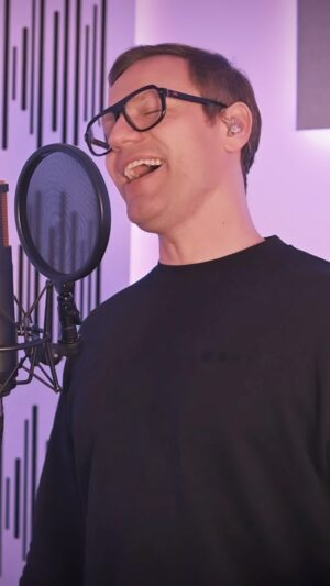 Orlin Pavlov Instagram - All we need is L.O.V.E.
#sing #love #natkingcole #bulgaria 
Желая ви любовен вторник.❤️
@anp.music.production