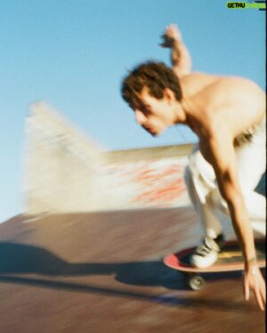 Oscar Anton Instagram - lighthouse is out it’s one of my favorite songs go stream it have a good weekend ♡ 
📸 @troadeclucas