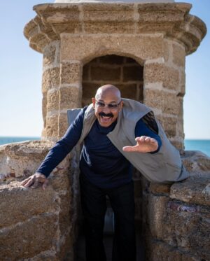 Oscar D'León Instagram - Estamos en Cádiz, España preparando algo muy especial en honor a mi hermano Paco Lucia. Muy bonitos momentos con gente talentosa y querida. 

Que hermosas calles hemos caminado por aquí #Sabrosooo