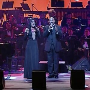 Oscar D'León Instagram - ¿Quién recuerda esta bella celebración en el Teatro Teresa Carreño? Celebraba 30 años de carrera, gracias por cantar este tema conmigo @kiara_true y mi querida Orquesta Sinfónica Gran Mariscal de Ayacucho  #Sabrosooo 🔥🔥