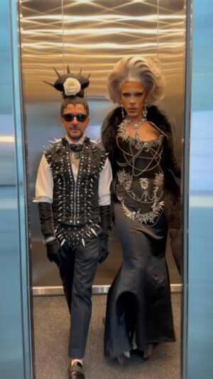 Óscar Madrazo Instagram - Let’s go 💄💋 MET GALA @voguemexico #metgala #voguemagazine #Styling @thegarconne #oscarmadrazo #quemadrazo #voguemexico y #latinoamerica #vogue #redcarpet #fashion #style #drag #looks @voguemagazine