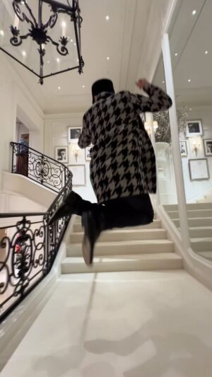 Óscar Madrazo Instagram - Walking out #2023 🥂 
Welcome #2024 🎉
#Saltburn #barrykeoghan #mood #oscarmadrazo #quemadrazo #happynewyear #HNY #NY #NYC #NYE