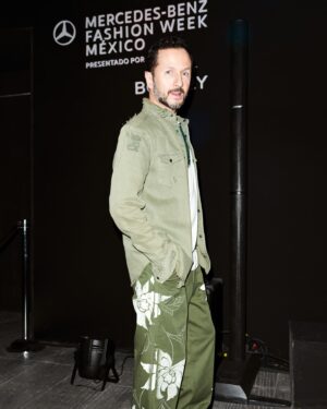 Óscar Madrazo Instagram - 💥 #FashionWeekMexico que semana!
Felicidades @fashionweekmx x un gran comeback y @coloursmexico por 20 años maravillosos @corycrespo @mondra69 👏🏼🙌🏼 #oscarmadrazo #quemadrazo #fashionweek #fashion #style #looks #alejandrospeitzer #aislinnderbez #karimepindter Foto #1 @fotografomx Fotos @regionmt