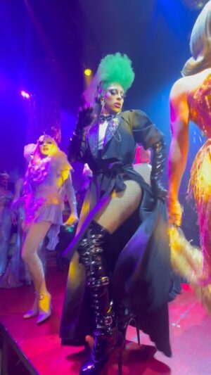 Óscar Madrazo Instagram - Momento mega 🔝 de la noche I CO NI CA #dragracemexico #letshaveakiki #oscarmadrazo