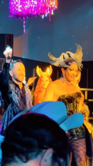 Óscar Madrazo Instagram - El primer runway oficial de las Racers de @dragracemexico en @discotecacdmx . No te pierdas el estreno de la segunda temporada el 20 de junio por @wowpresentsplus 

Y que gane la mejor dragqueen!!