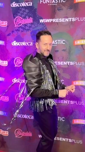 Óscar Madrazo Instagram - @madrazooscar en la alfombra de @dragracemexico temporada 2

📸by @_kennylex @codigopride