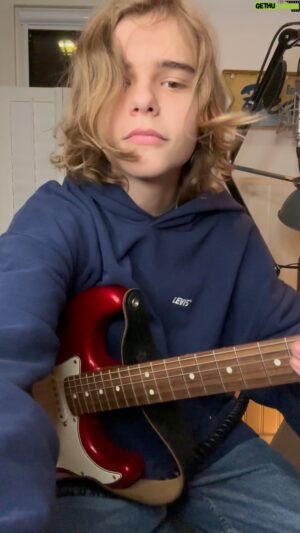 Oscar Stembridge Instagram - the most recognisable guitar riff of all time? 🎸🔥

#oscarstembridge #musician #singer #reels #guitar #guitarsolo #queen #bohemianrhapsody