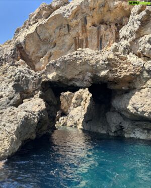 Oscar Stembridge Instagram - Summer vibes ☀️ 🏝️ (swipe right for “The Jump”)

#oscarstembridge #summer #jumping #sun
