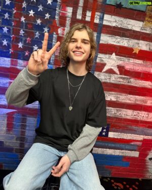 Oscar Stembridge Instagram - HAPPY 4TH JULY! Thanks to everyone in the USA for all your support 🙏🎉🇺🇸

#4thjuly #oscarstembridge #agt @agt @agtauditions #agtauditions