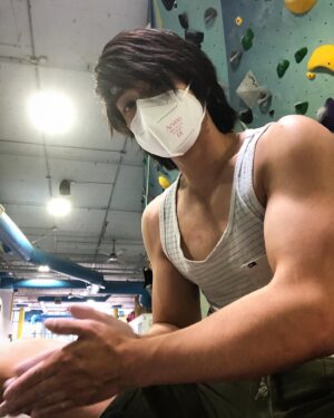 Osric Chau Instagram - Wearing a mask, living my best anime life right now.