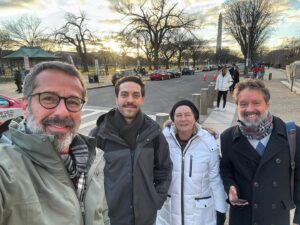 Otávio Martins Instagram - Meus sogros completam 44 anos de casamento, e nos deram a honra de comemorar a data com a gente aqui, em Washington. Marco e Elisa, vocês são duas das pessoas mais incríveis que eu já conheci na vida. Feliz tudo! ❤️